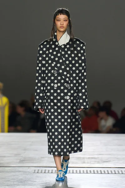 Look 35
